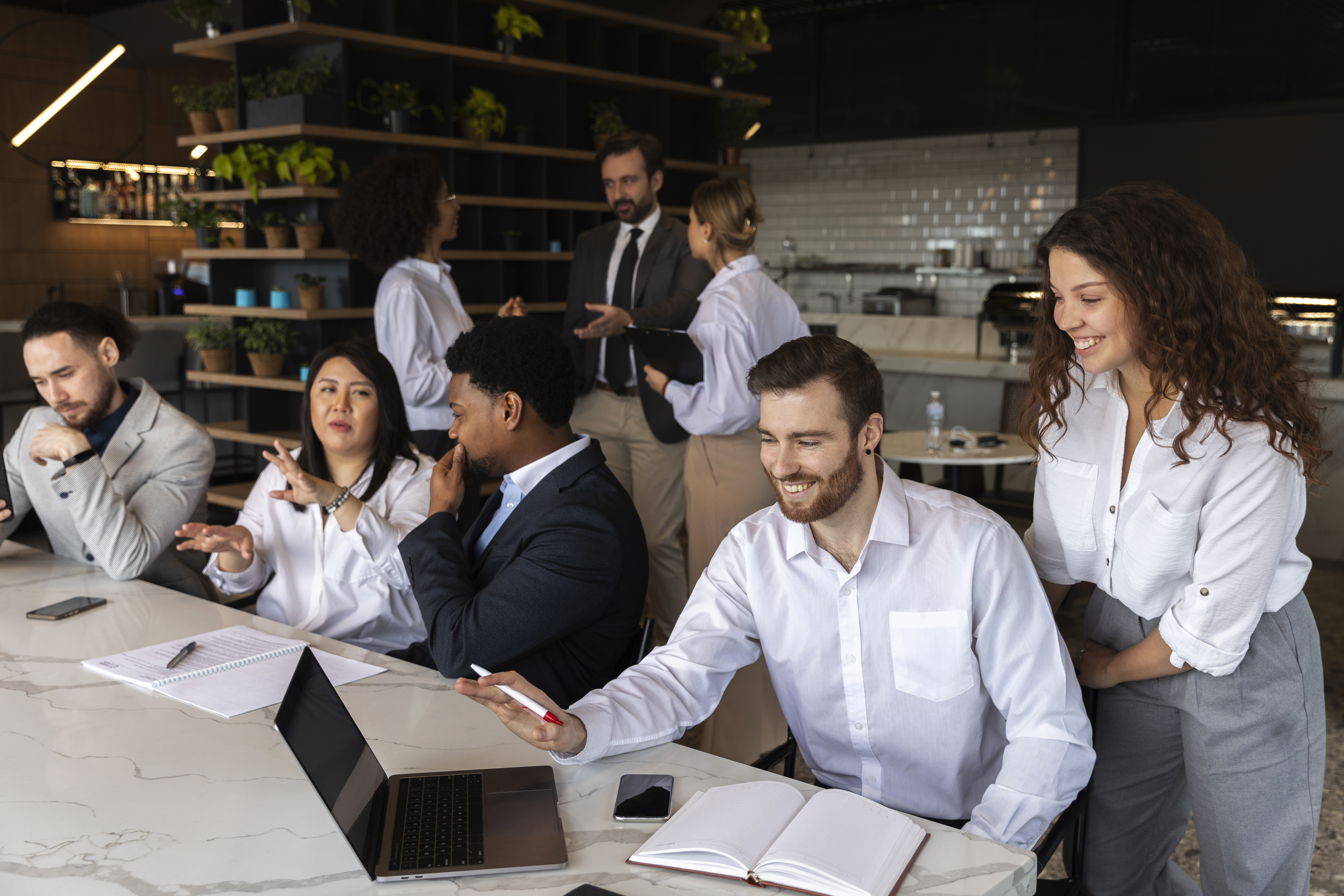 Spanish Learning for Busy Professionals: Tips and Tricks H1: Learning Spanish Doesn't Have to Take Over Your Life (Even with a Busy Schedule) A few days ago, one of our students expressed concern about his progress. He said that he has a tough time learning the language because of a lack of time and because he works in an environment where everyone only speaks English, which makes it hard for him to practice Spanish. This is something many Spanish learners have to deal with. We have met students who feel the same way. As people who know how hectic schedules can be, we empathize with the difficulty of finding time for language learning. But don't worry, because we are here to share some great language-learning methods that work for busy professionals like you. With the right techniques and tools, you can progress and overcome the language learning plateau, helping you achieve your goals.