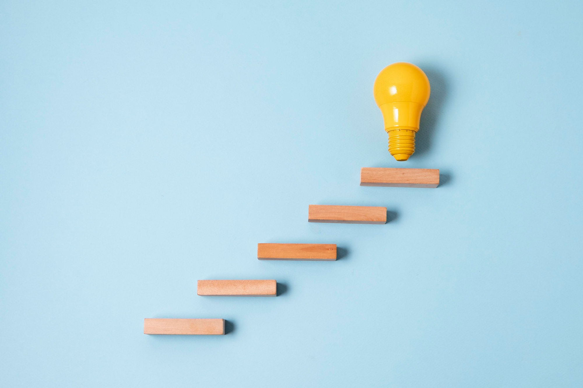 Small Steps, Big Gains: Setting Daily Goals for Spanish Learning H1: Achieve Your Spanish Learning Goals One Day at a Time Learning a new language like Spanish may seem overwhelming once you start, but setting small, achievable daily goals is a great way to make learning fun and effective. Setting and achieving daily goals helps you monitor your progress more effectively and maintains your motivation. These small, consistent efforts add up over time and lead to significant improvement in your language skills. At Borderless, we are all about taking small steps. That is why we have put together some ideas to help you achieve your Spanish language goals step-by-step.