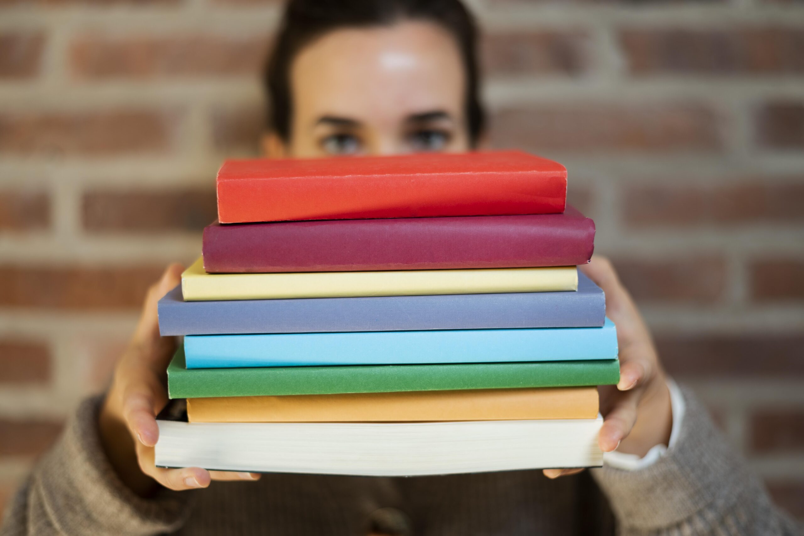 Should You Learn Spanish Grammar First or Last? H1: The Right Moment to Learn Spanish Grammar Mastering Spanish grammar is essential for clear and confident communication, but here is the thing: grammar works best when you are already using the language. Early on, focus on speaking, listening, and building confidence in everyday conversations. Once you have picked up common phrases and can hold a basic chat, that is the perfect moment to start exploring grammar. Why? Because the rules begin to click when tied to something real, you have already heard or said. This approach is beneficial because grammatical rules become clearer when tied to real conversations you have practiced. Instead of viewing grammar as abstract, it becomes a practical tool that enhances your ability to express yourself more accurately. This connection makes your learning experience more engaging and meaningful..